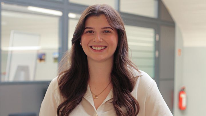 Kontaktbild unserer Mitarbeiterin Anna Hornung